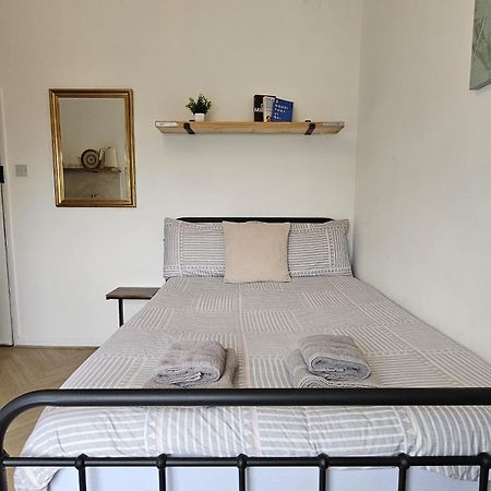 לונדון Newly Renovated Studios & Ensuite Rooms! - Camberwell מראה חיצוני תמונה