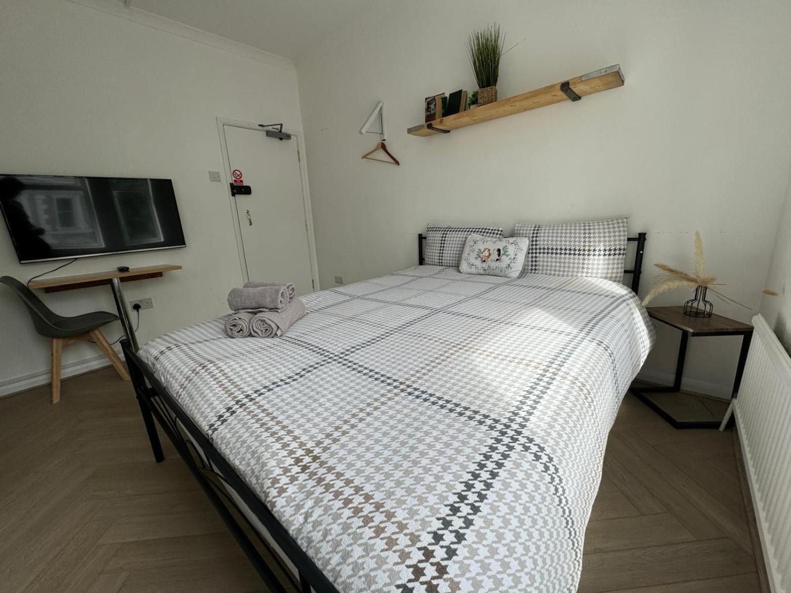 לונדון Newly Renovated Studios & Ensuite Rooms! - Camberwell מראה חיצוני תמונה